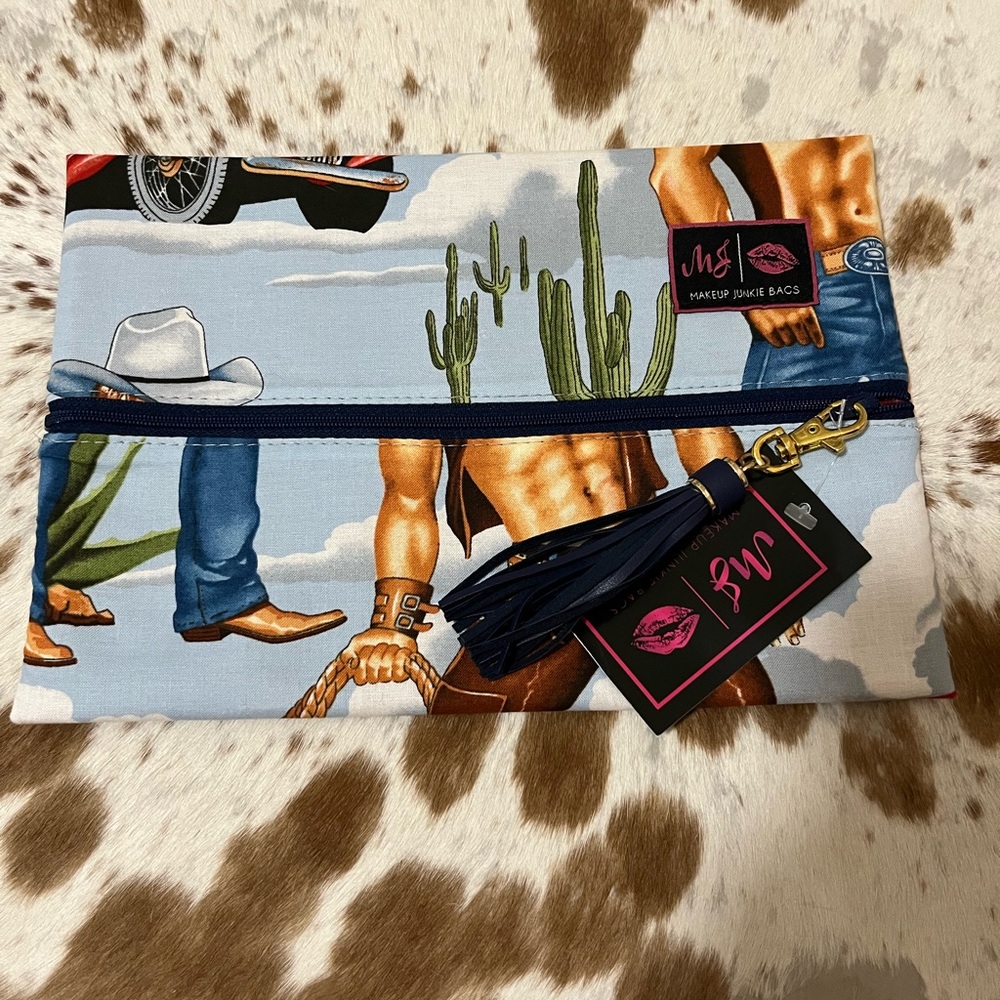 NWT Makeup Junkie size medium Clutch - Blue and Brown